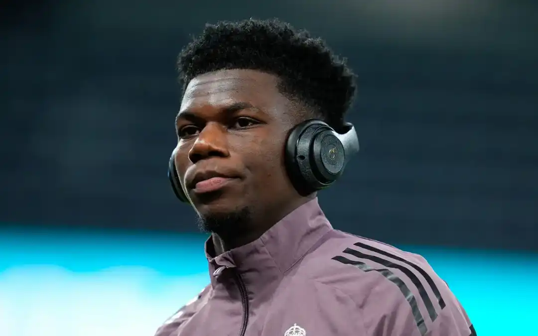 电讯报：曼联密切关注楚阿梅尼，红魔签托纳利可能性在降低