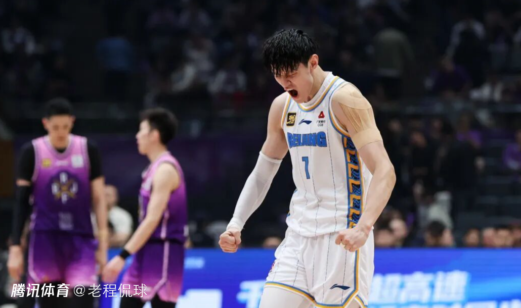 曾凡博和北京队为何拉扯5个月？媒体人：他想签保障长约