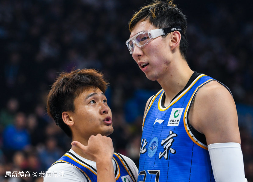 周琦：赵睿比过去成熟了 场上一冲动就罚10万谁受得了？