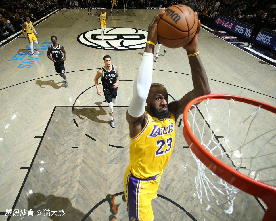 数据帝：25+7+3抢断！詹姆斯创历史纪录 NBA最年轻20+助攻狂人诞生