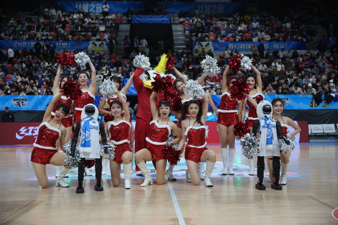 CBA新年大战北京男篮大胜广东拉开新篇章 一票玩转首钢园彰显假日消费新活力