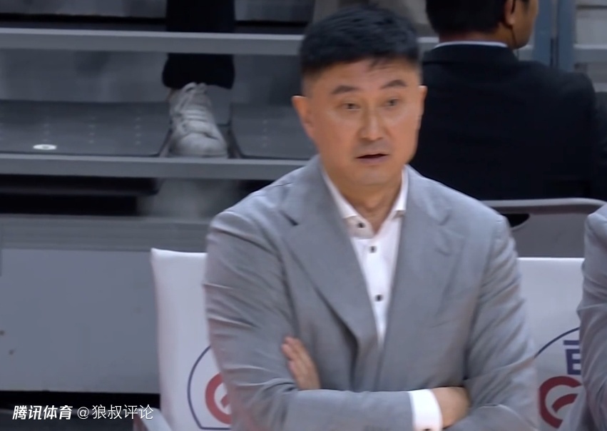 杜锋：焦柏乔身体不舒服也有家庭原因 和我沟通非常好请假回趟家