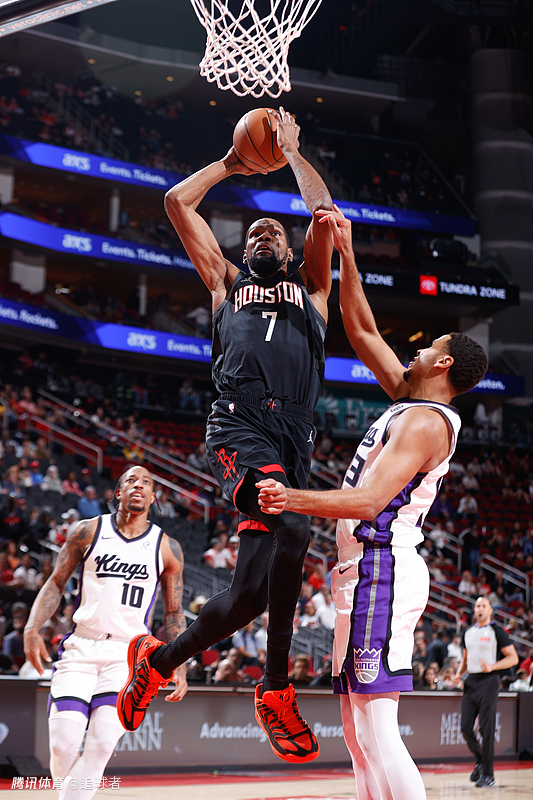 杜兰特21+5+4打爆国王：面带笑容与威少理论 提前一节打卡下班