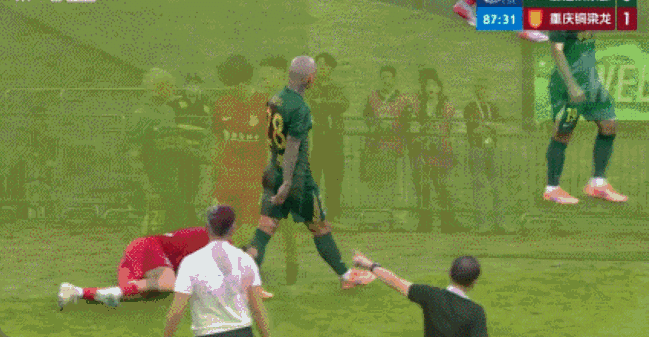 媒体人：李镇全分区域盯防米特里策 被揪头发情绪仍非常稳定