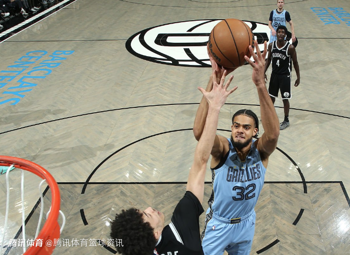 杨瀚森前队友爆发！吕佩尔半场轰16分 平个人赛季最高