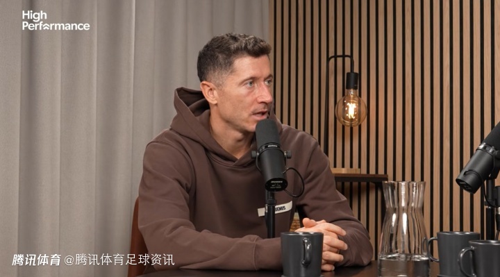 莱万专访谈金球奖：坦然接受未获奖结果 与梅西C罗同台已是激励