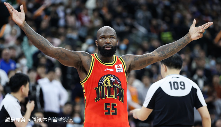 多米尼克-琼斯：这些球员为什么能练得这么烂 我依然是联盟前三的外援