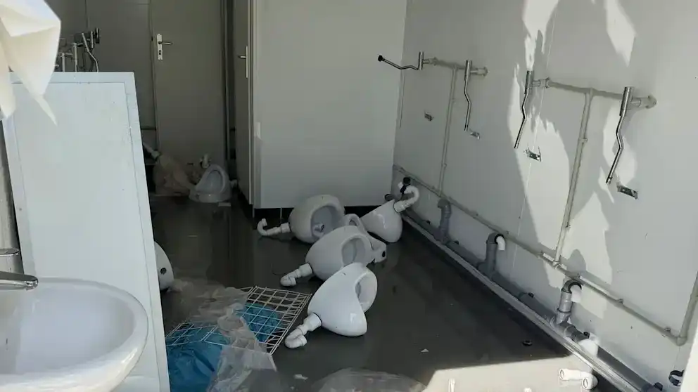 图片报：门兴球迷砸毁莱比锡主场的厕所，造成5000欧损失