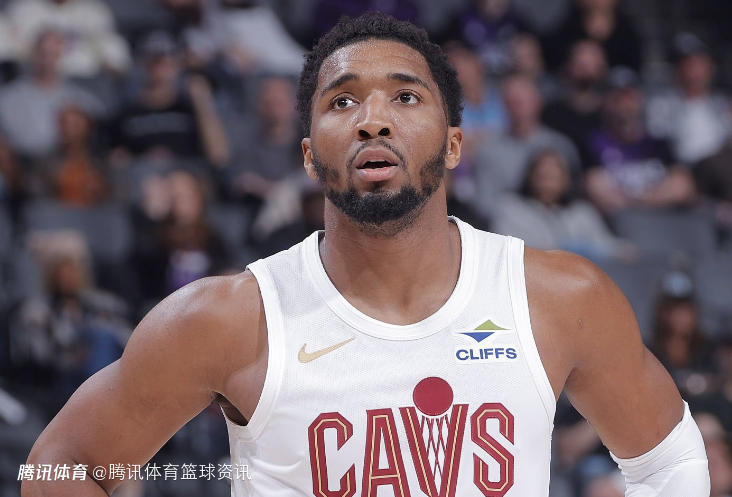 米切尔：全队此前只合练了约10分钟 还需在场上慢慢找节奏建立默契