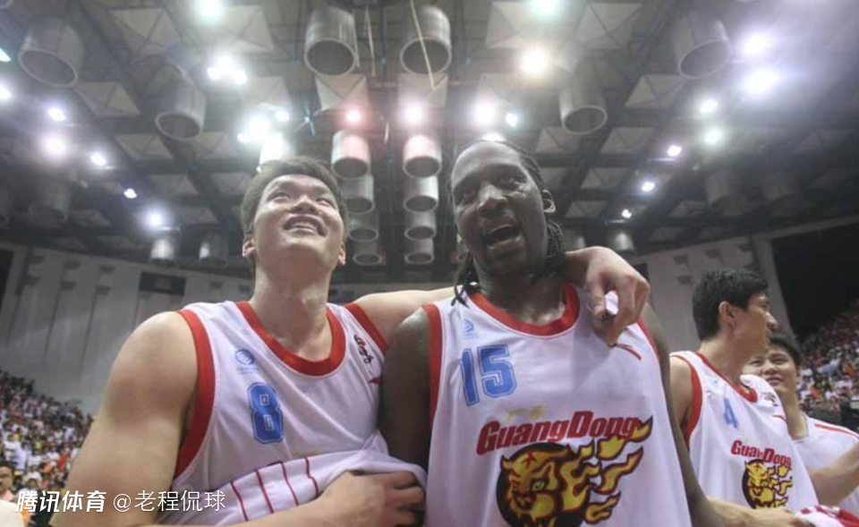 朱芳雨谈广东昔日外援积臣：从最开始抗拒白酒 到后面举杯就干