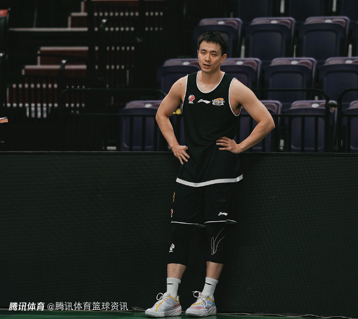 赛季首战！辽宁男篮官方：赵继伟将出战与新疆队的比赛