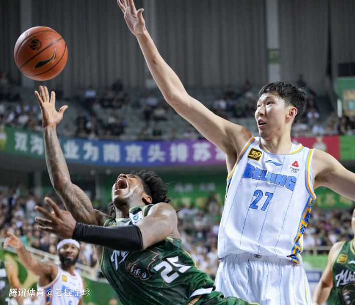 媒体人：北京和前同曦外援戴维斯无进展 后者目前并非首钢目标人选