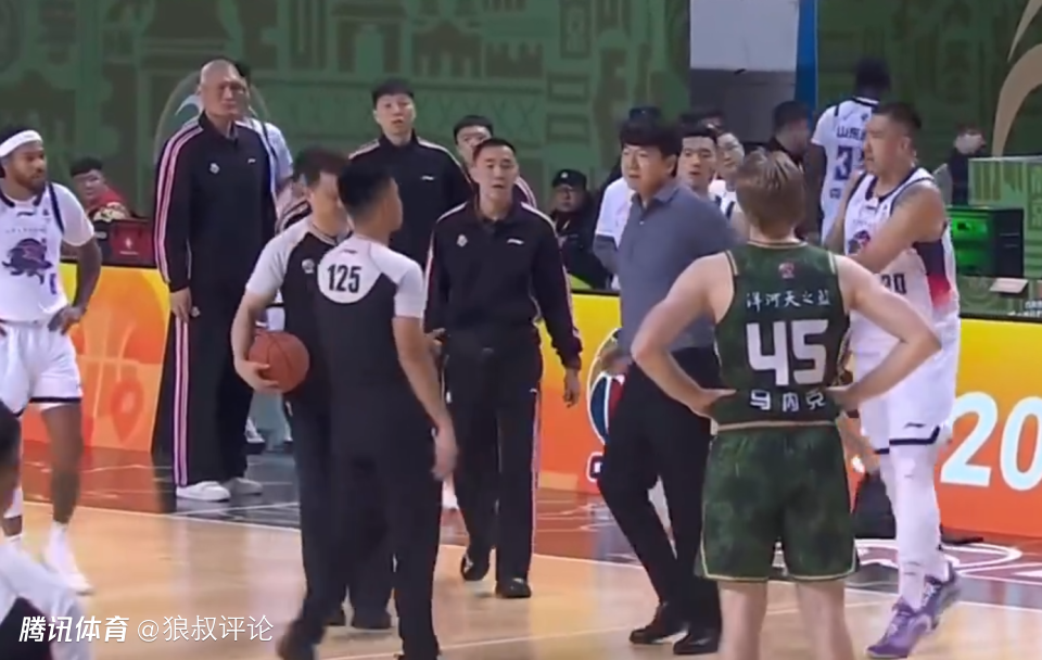 “屠龙勇士变恶龙”？CBA儒帅邱彪成新赛季至今唯一被驱逐离场主帅