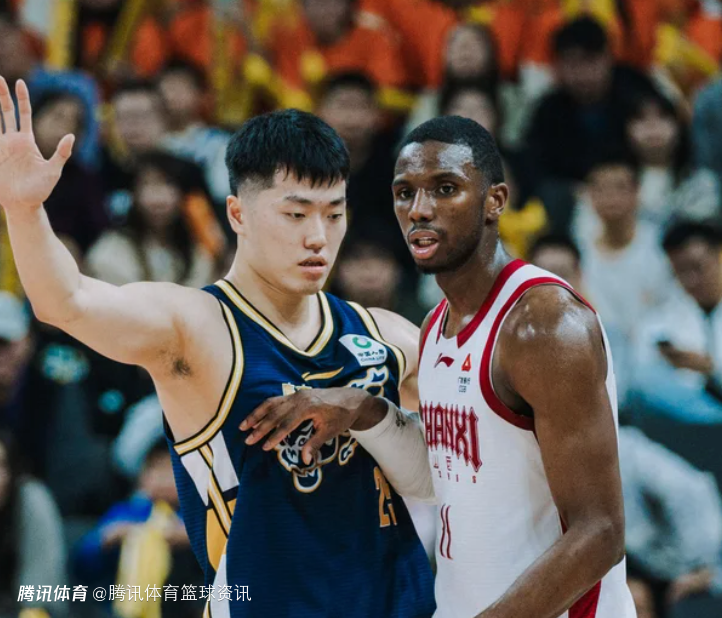 CBA官方：山西外援迪亚洛因做出侮辱性手势被罚3万 主帅潘江被罚1万