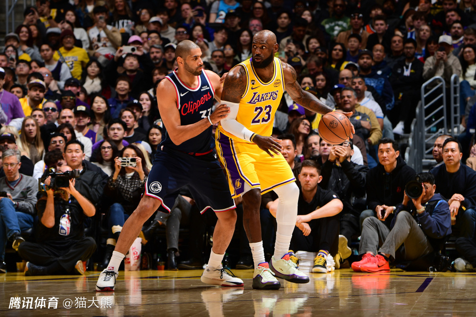 数据帝：詹姆斯缔造NBA历史纪录 38+11+8三分！东契奇变队史首人  