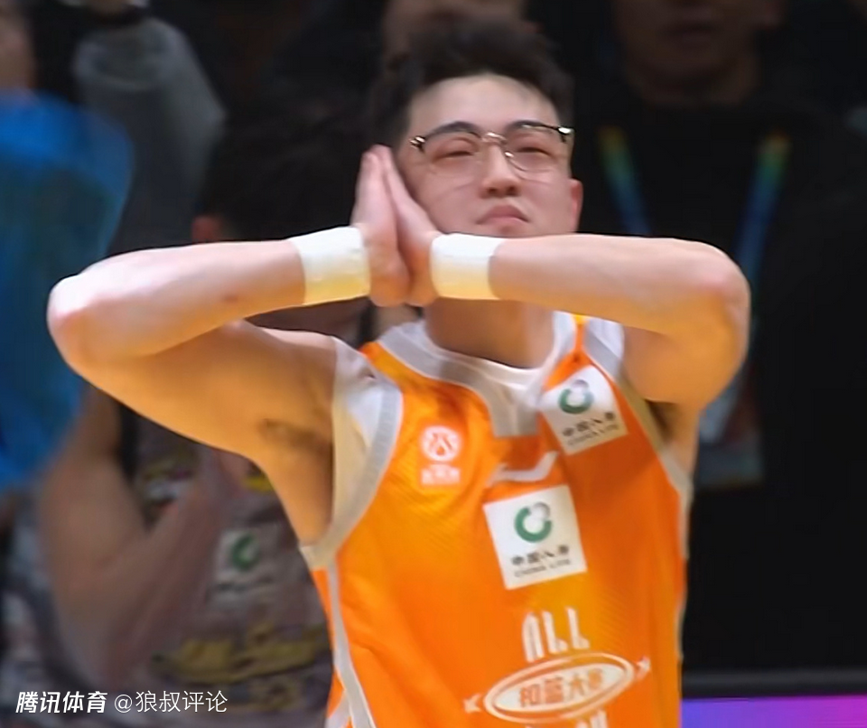 张鼎岩加冕CBA扣篮王引热议！ 球迷吐槽连续“跃人”动作审美疲劳