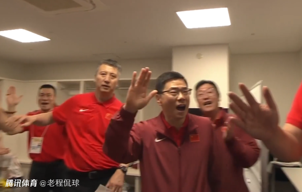 中国篮协掌门更衣室激情怒吼：让我们把胜利送给国手李弘权的女儿