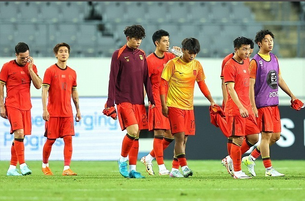 西班牙队取消与国足热身引日媒关注：比赛毫无锻炼价值 中国队再陷约赛困境