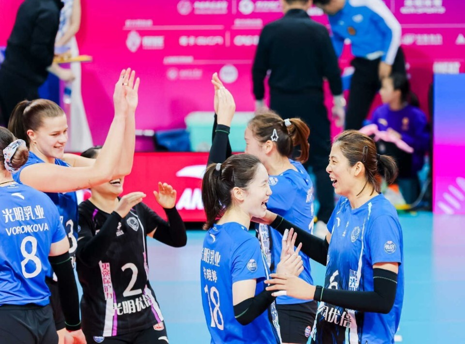 决赛拖入决胜场！上海女排主场3-0完胜江苏，系列赛战至1-1平