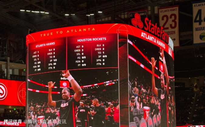 欢迎回归！老鹰主场致敬卡佩拉 现场播放视频+球迷集体鼓掌