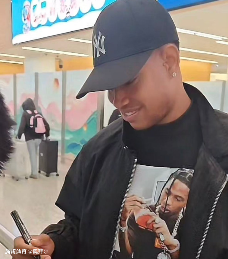 茹萨来了！蓉城锁定强援，已抵达成都，媒体人：对海港影响不小