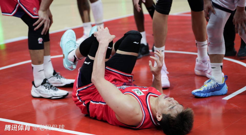 高诗岩第一时间关心郭艾伦伤势 他曾因维护后者被狂骂