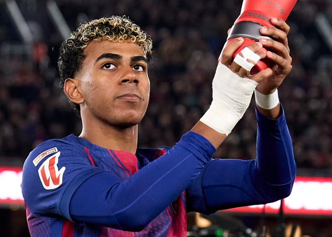 官方：亚马尔获西甲四月最佳球员奖，库巴西当选最佳年轻球员