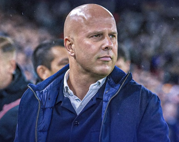 卡拉格：只要利物浦获得欧冠资格，斯洛特下赛季会继续留任