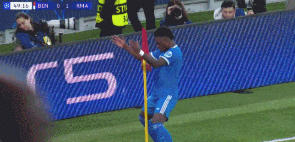 众人怒斥种族歧视：维尼修斯发文+姆巴佩力挺 西多夫称穆帅在为歧视辩护