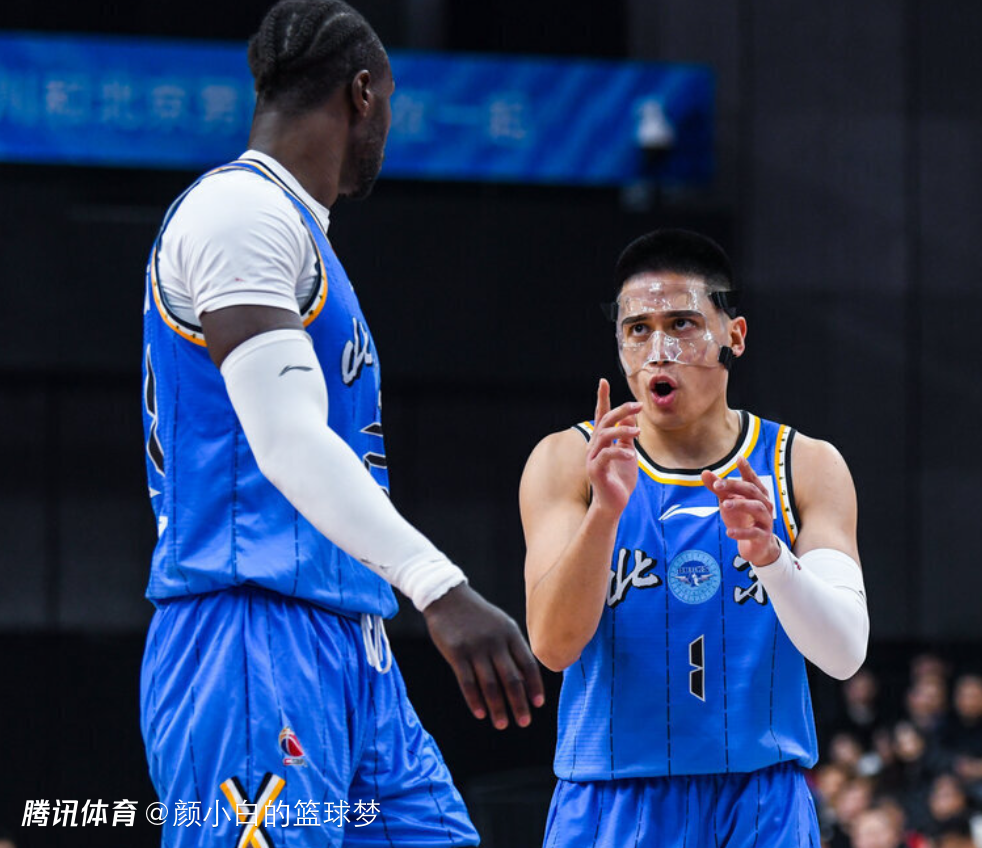 北京五将伤停仍险胜浙江！杰曼带伤鏖战23+5 陈盈骏18+3吴前7中1