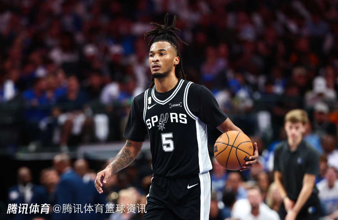 无大碍！卡斯尔骨盆挫伤上场提前退赛 本人希望背靠背出战勇士