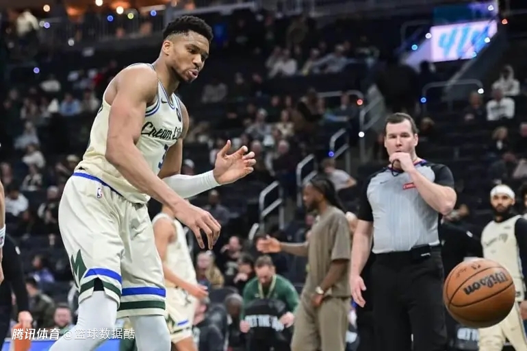 雄鹿四连败净负97分字母哥坦言沮丧：我们得问问自己为什么而战