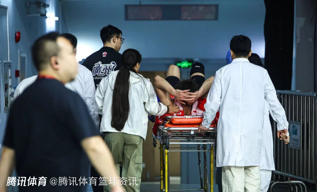 广州男篮官方：俱乐部第一时间送郭艾伦去医院诊断治疗 目前正等待完整诊断结果