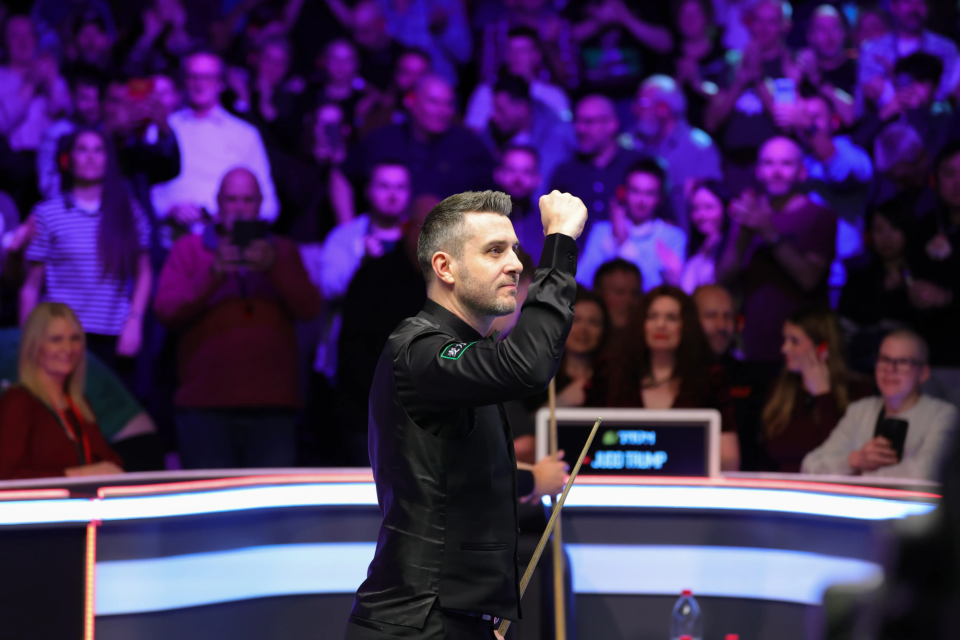 塞尔比英锦赛决赛一行为彰显风度却遭戴维斯调侃：我觉得他错了