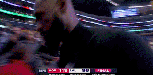 赛后直接返回更衣室！詹姆斯已经离开球馆 不会接受采访