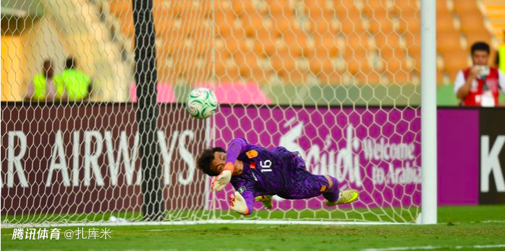 越媒：中国队0丢球全靠堆积防守球员，进攻端缺乏天赋异禀球员