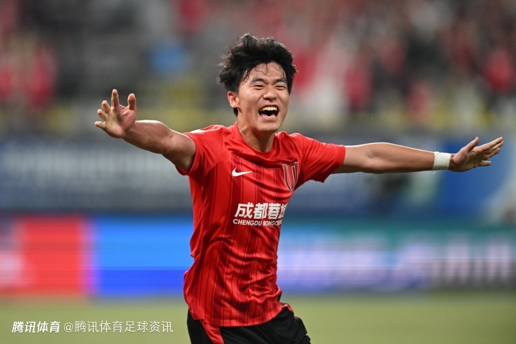 成都蓉城官宣：甘超、李扬、胡荷韬三名大将续约留队