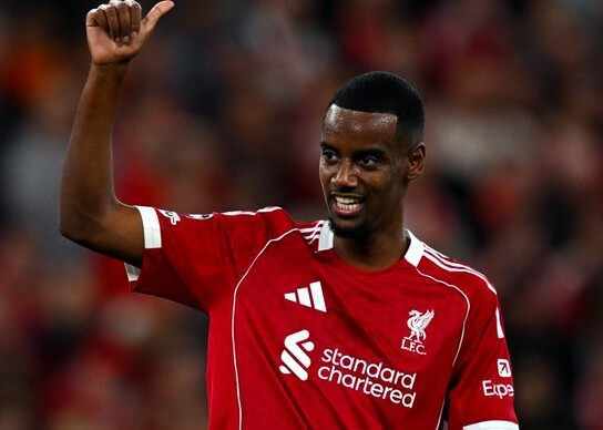 泰晤士报：伊萨克有望入选足总杯对曼城和欧冠对巴黎的大名单