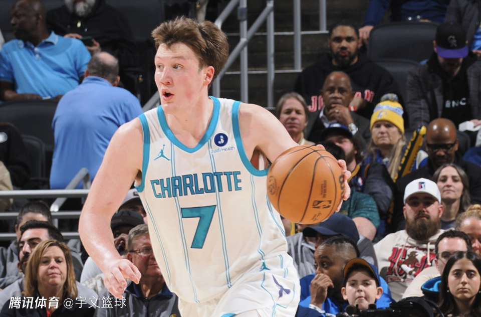 克努佩尔28+8三分平生涯纪录！加冕历史新秀三分王 助黄蜂16战13胜