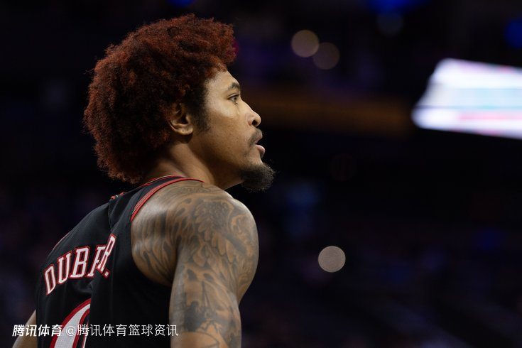 雪上加霜！76人伤病潮继续：乌布雷手肘扭伤 两周后接受伤情复查