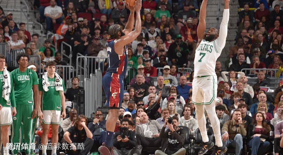 米切尔称上半场被打崩只是因为投篮失准 哈登：多进几个局面不同