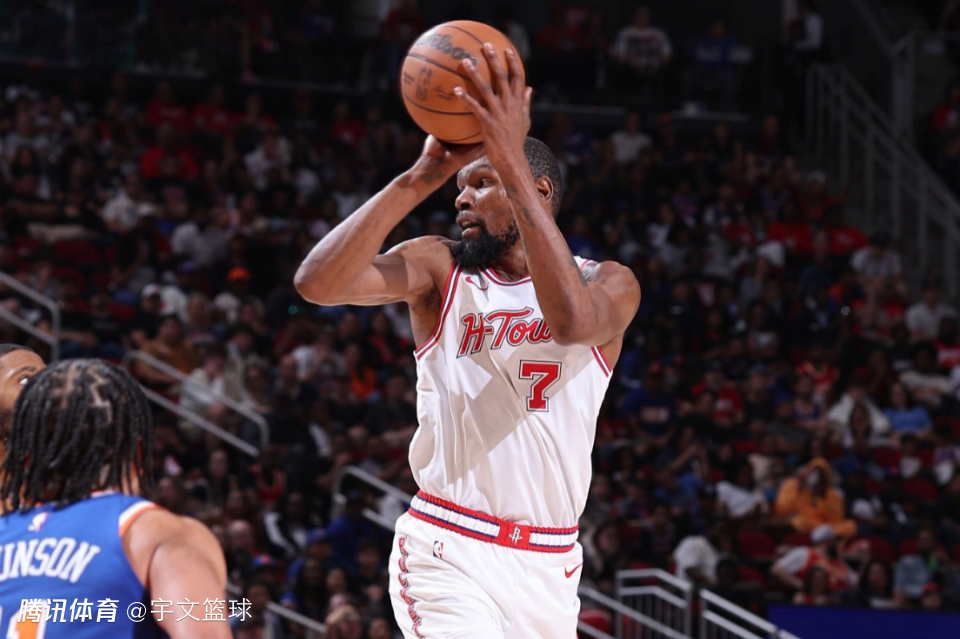 火箭17分大胜尼克斯！杜兰特27+6+8正负值+28 与队友疯狂呐喊庆祝