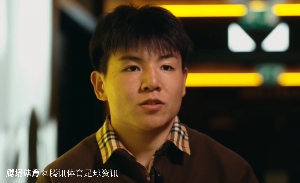 徐彬：英国训练节奏快&攻防压力大 目前正逐步适应与攻克语言关