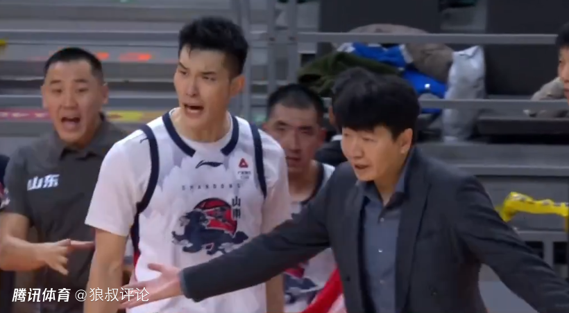 邱彪：我们有针对徐杰做出重点防守 但最终的结果显而易见