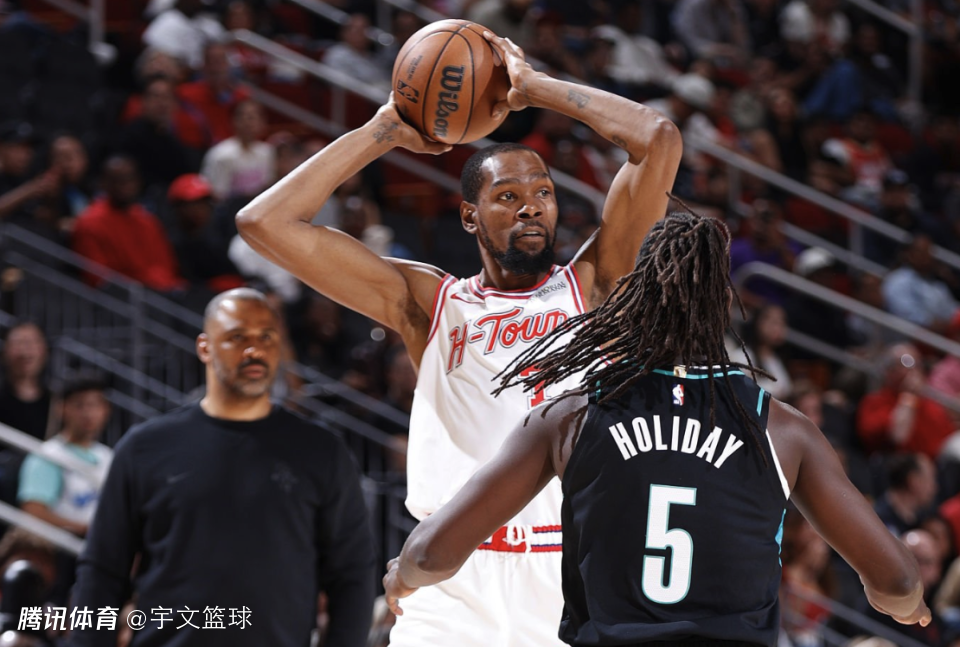 杜兰特20+8+5！末节掀15-0进攻高潮 8次失误献关键跳投将功补过