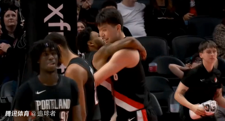 连续三天出战！杨瀚森暴扣2+1大笑庆祝 队记称他携队友贡献十佳球