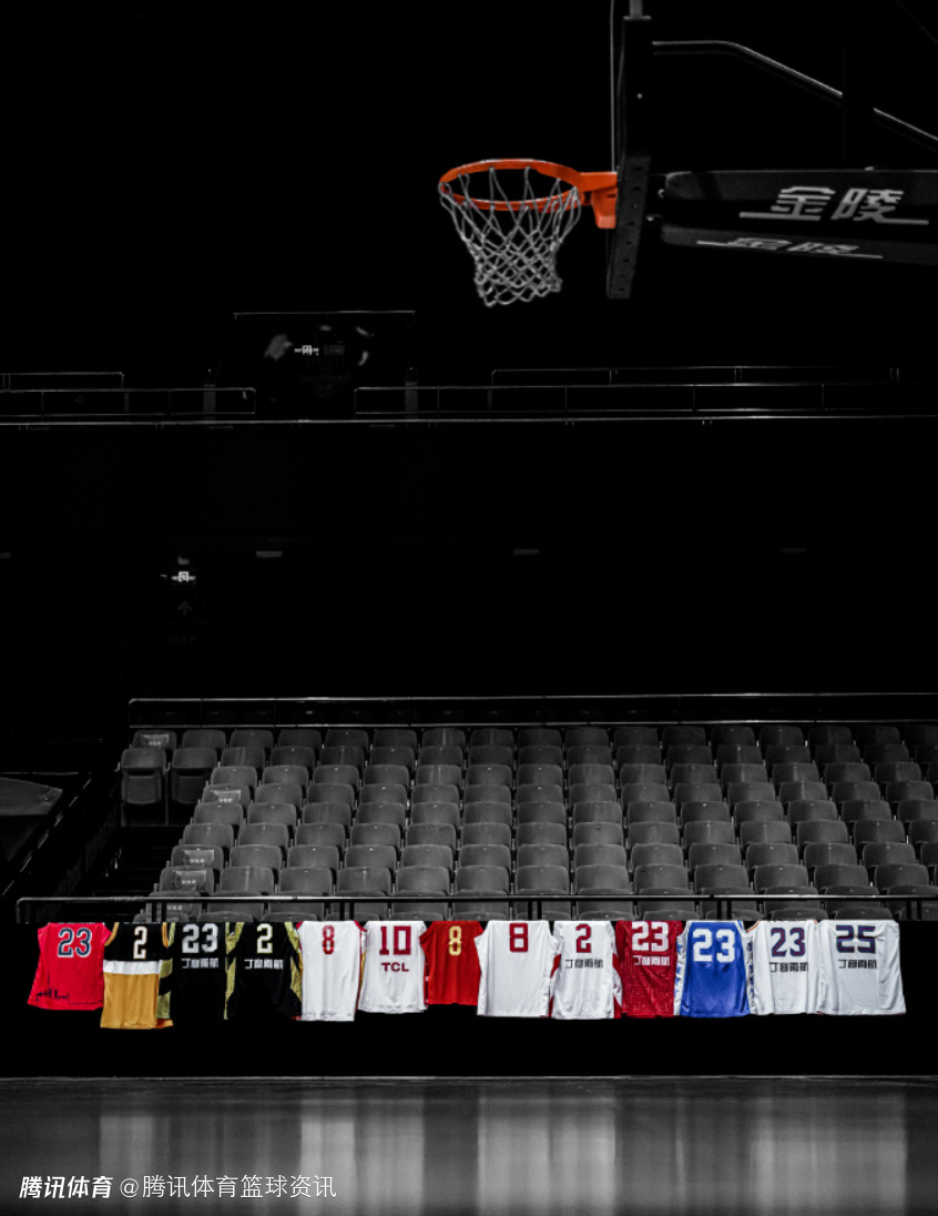 江湖再见！媒体人：丁彦雨航正式退役 结束自己球员生涯