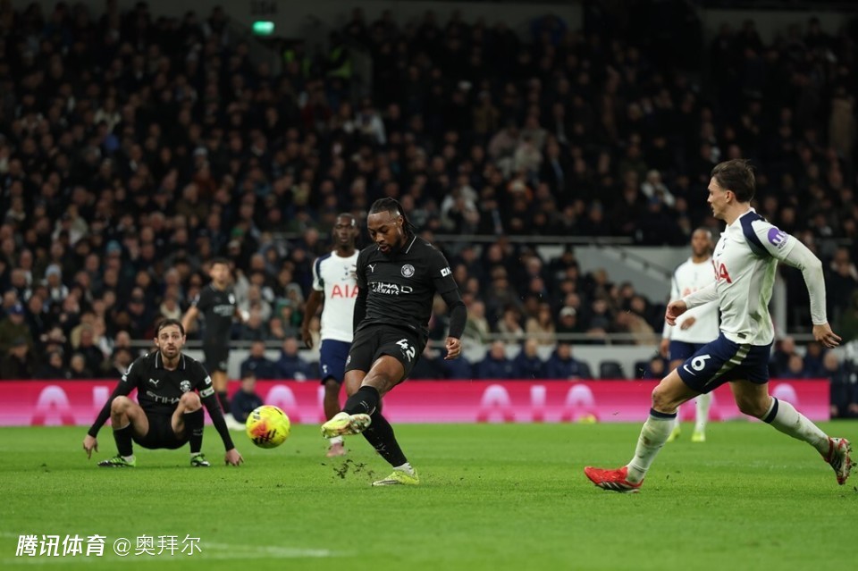 塞梅尼奥25天连破热刺！英超历史第3人，空翻庆祝，主场嘘声四起