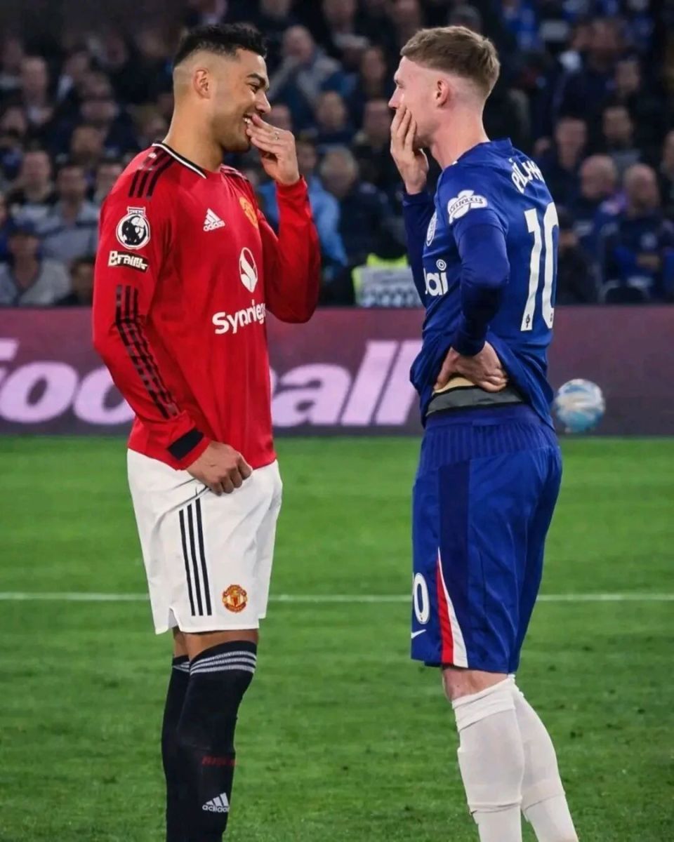 曼联接到加纳乔4000万报价时拉爵笑不拢嘴！态度能力都差，切尔西队友怒骂