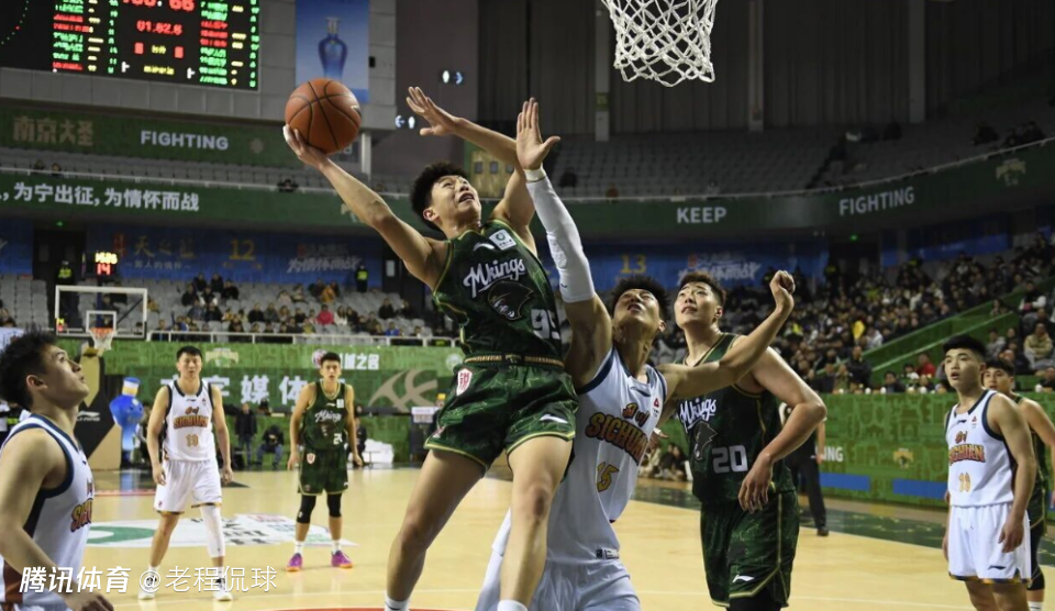 CBA四川同曦冲突让人看不懂 落后一方最后到底能不能攻？